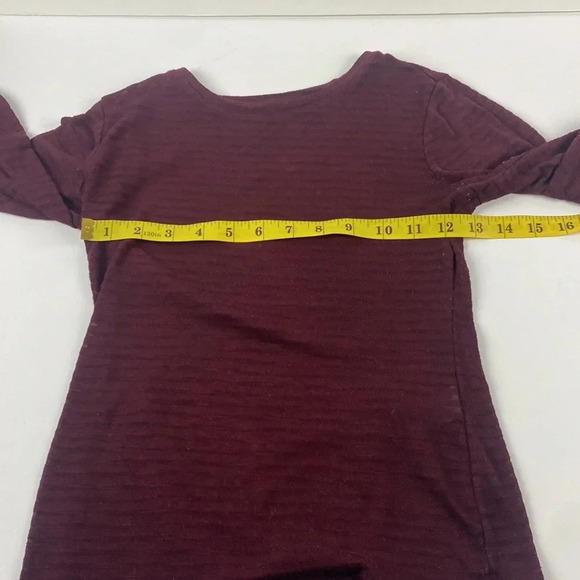 3/$15 Burgundy red casual semi sheer fitted long sleeve sweater top size XS - Picture 5 of 8